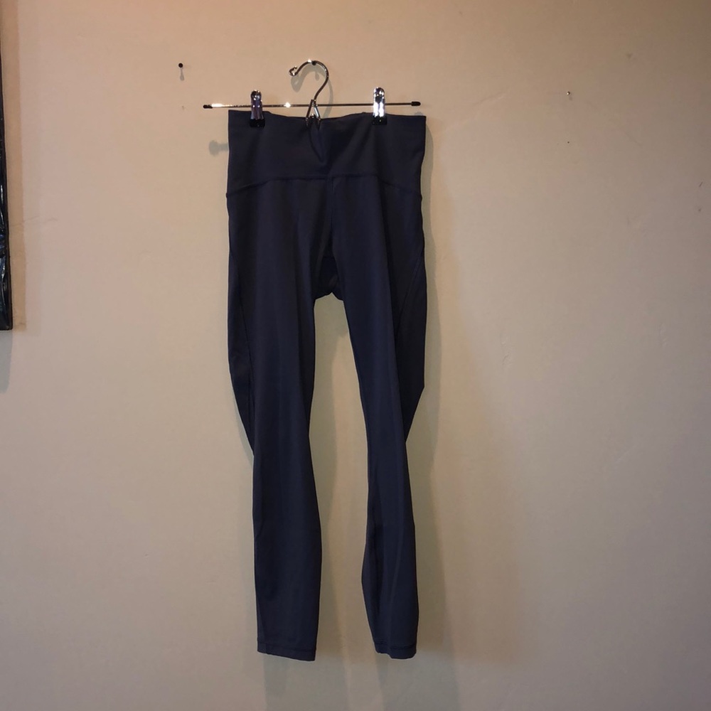 Size 6 Lululemon Fast and Free mesh leggings 25 inch inseam